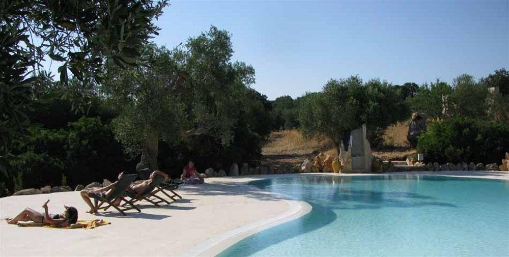 Masseria Quis Ut Deus Crispiano Eksteriør billede