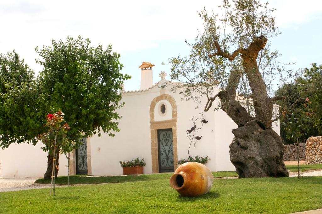 Masseria Quis Ut Deus Crispiano Eksteriør billede