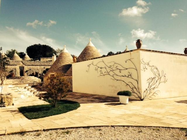 Masseria Quis Ut Deus Crispiano Eksteriør billede