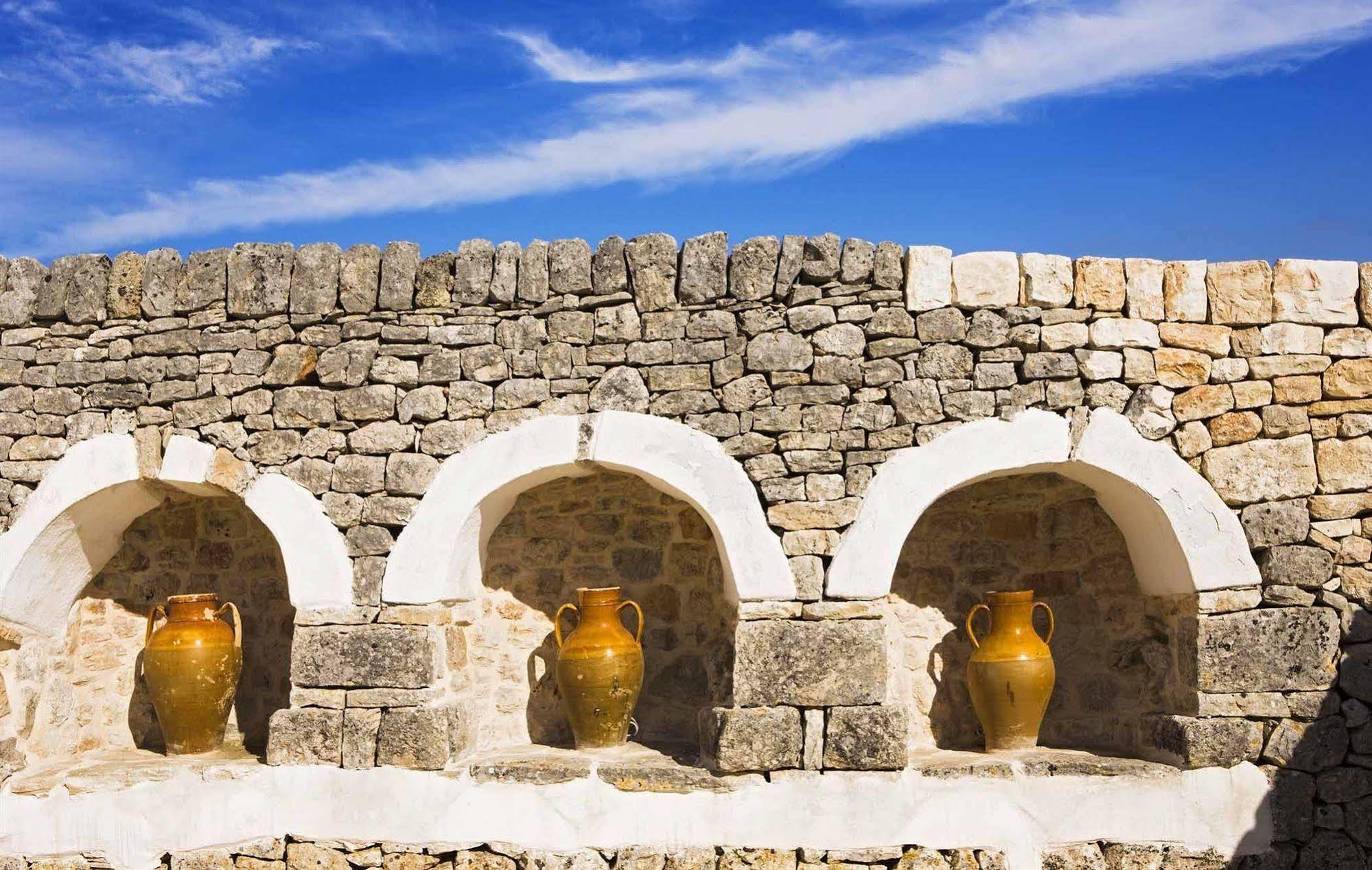 Masseria Quis Ut Deus Crispiano Eksteriør billede